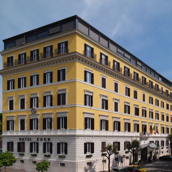Hotel Eden exterior from the corner